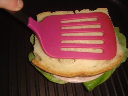 Sandwich cald cu cascaval a la Nigella