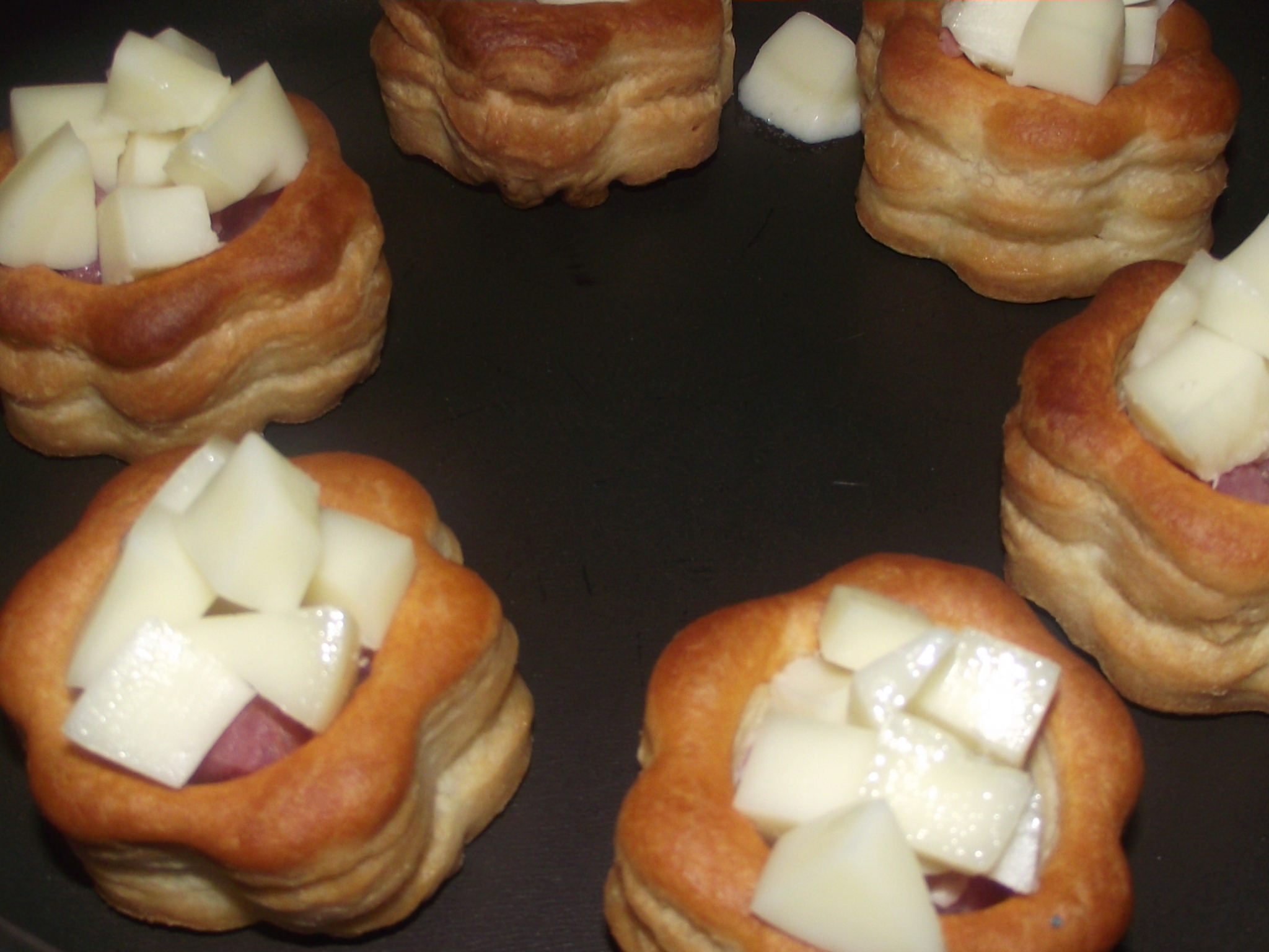 Vol-au-vent umplute-aperitiv cald