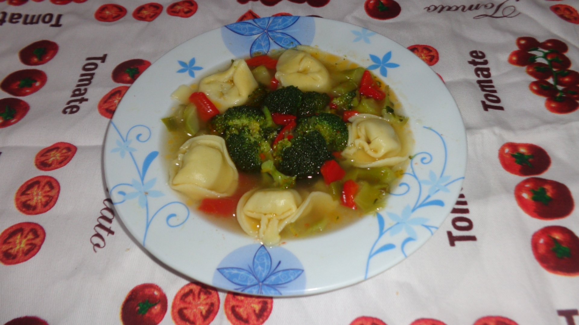 Supa de broccoli cu tortellini