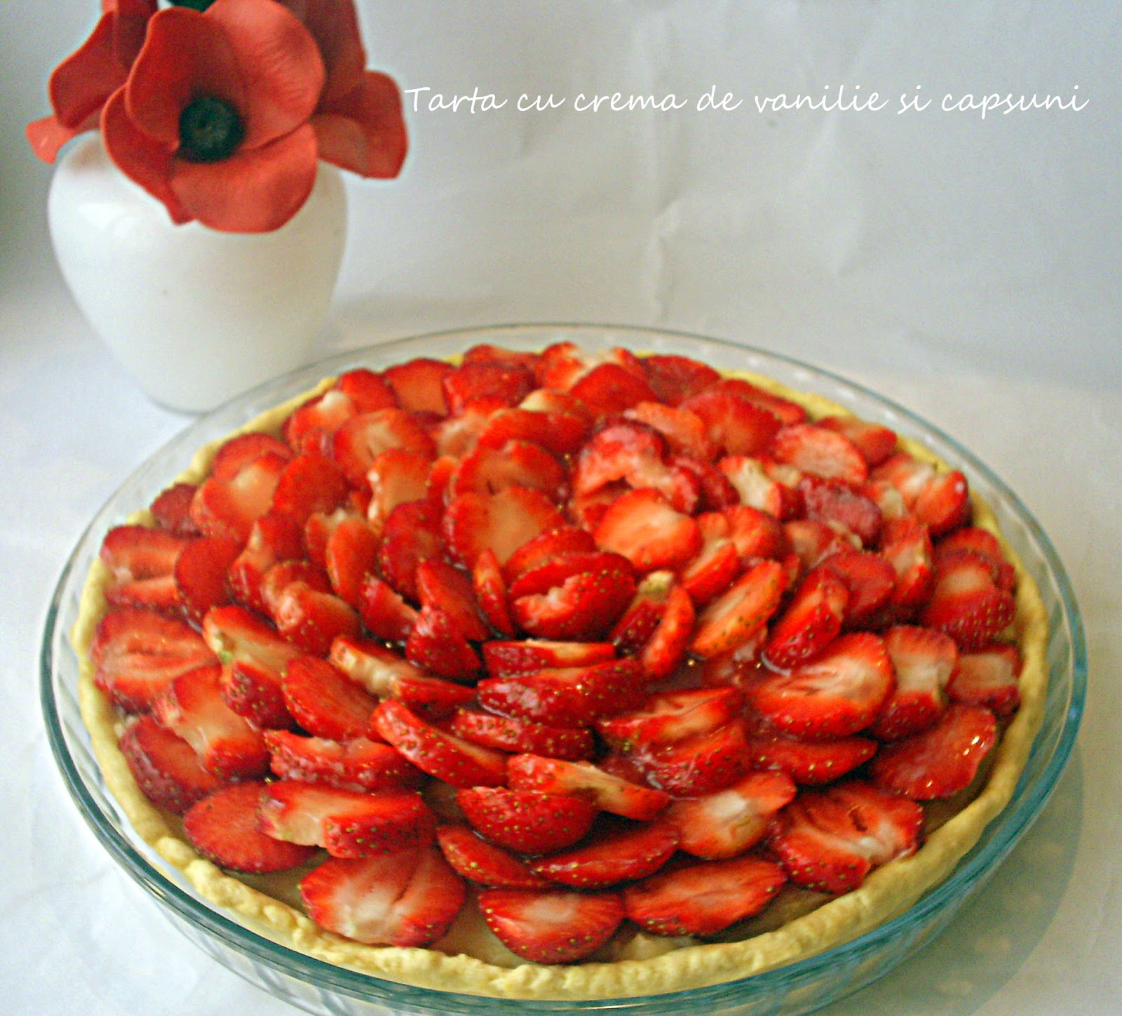 Tarta cu capsuni si crema de vanilie