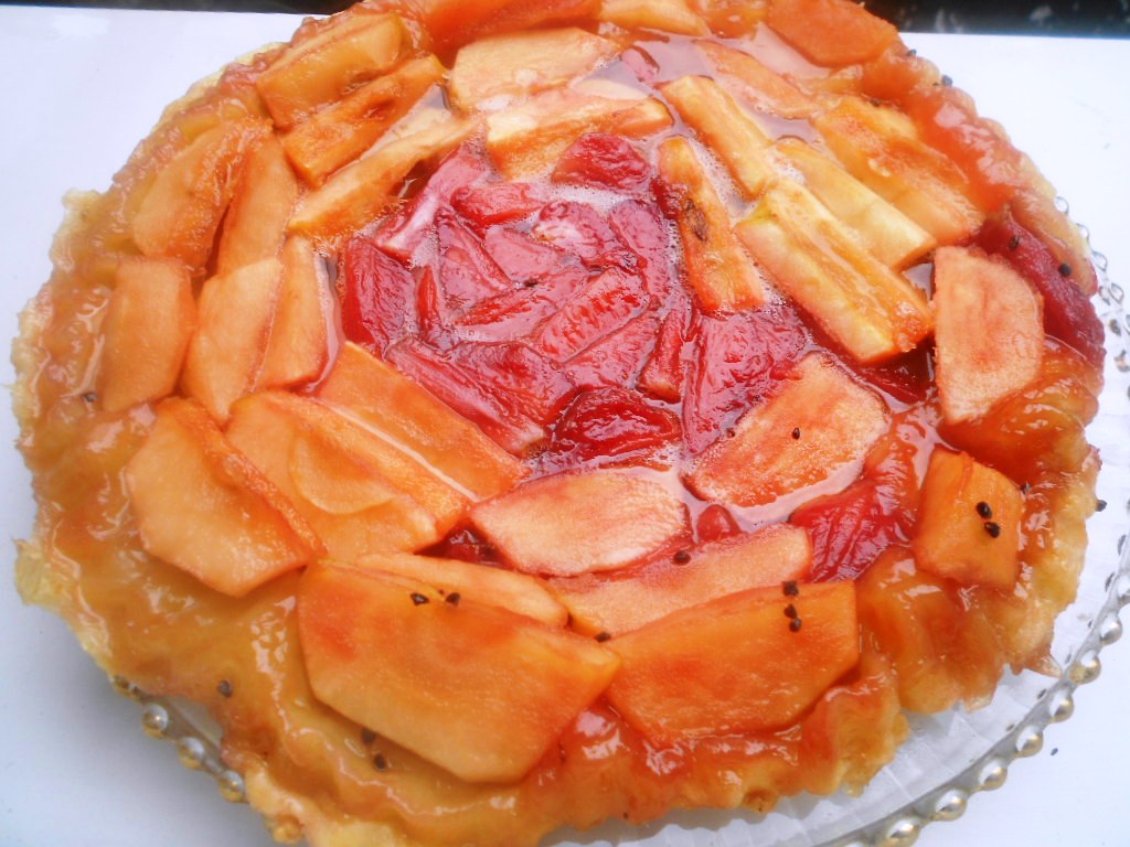 Tarta Tatin cu mere si capsuni