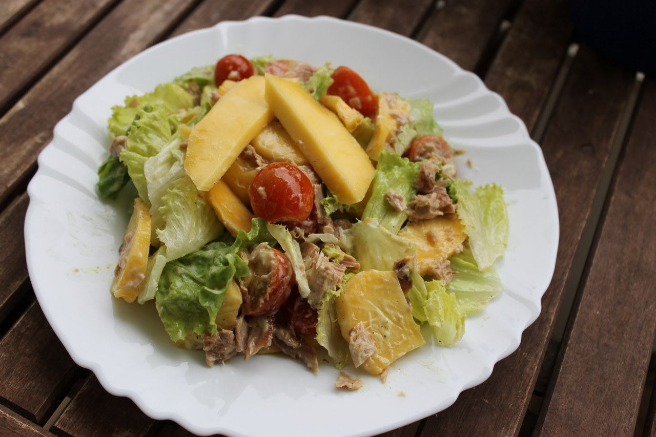 Salata de ton cu mango