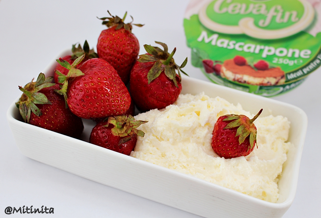 Crema de mascarpone cu frisca