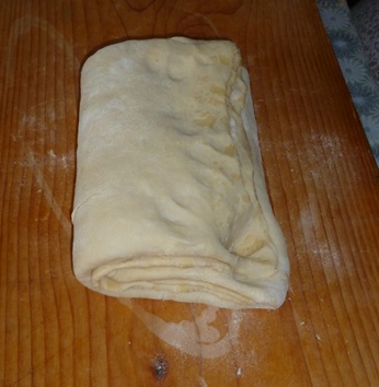 Strudel cu mere din foietaj de casa