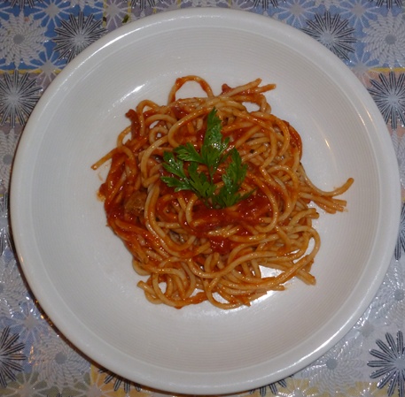 Spaghete cu sos din  carne de vitel