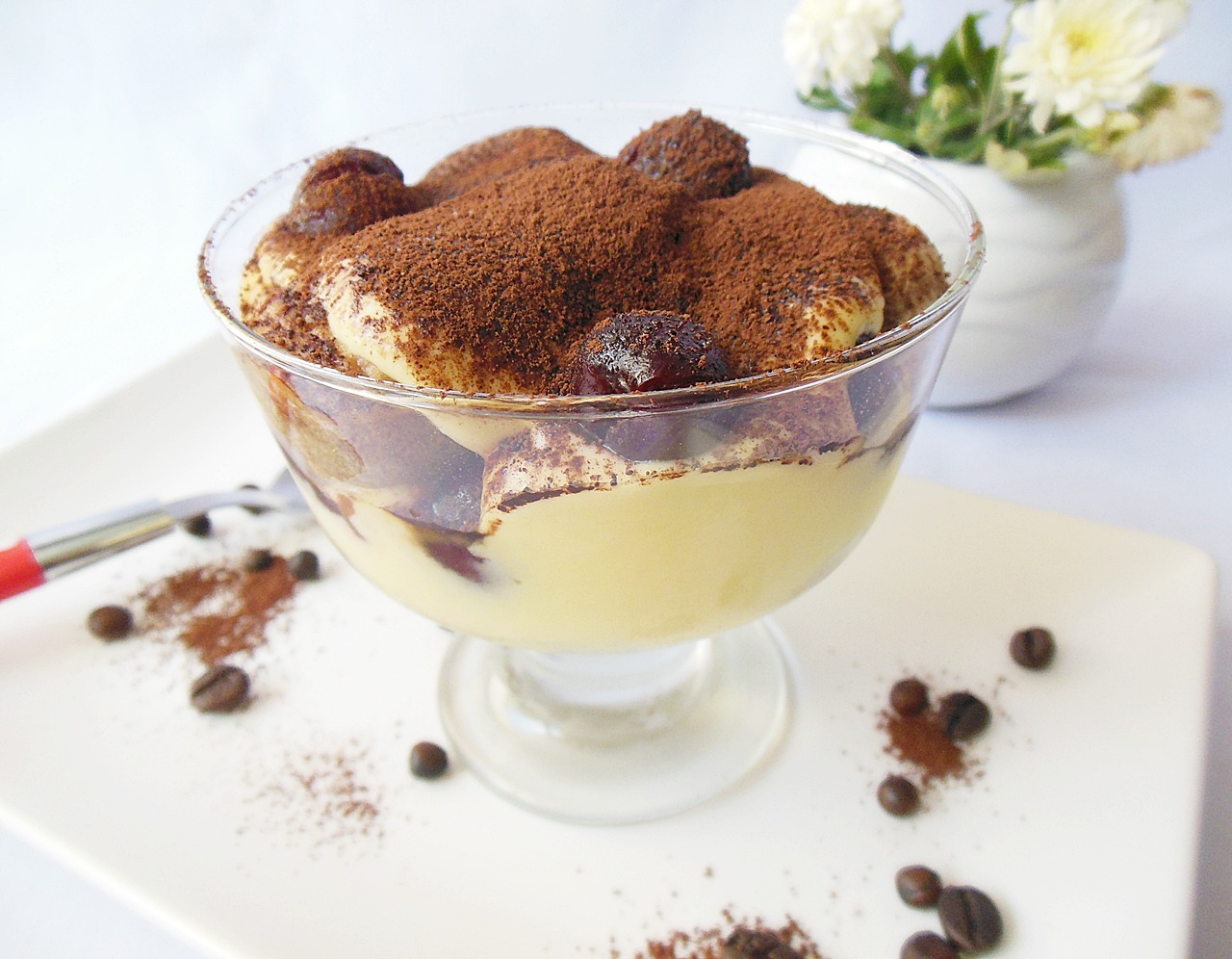 Tiramisu reţetă originală, cu visine la pahar