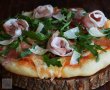 Pizza cu prosciutto crudo, rucola si parmezan-1