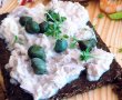 Smørrebrød  cu salata de ton si capere-0