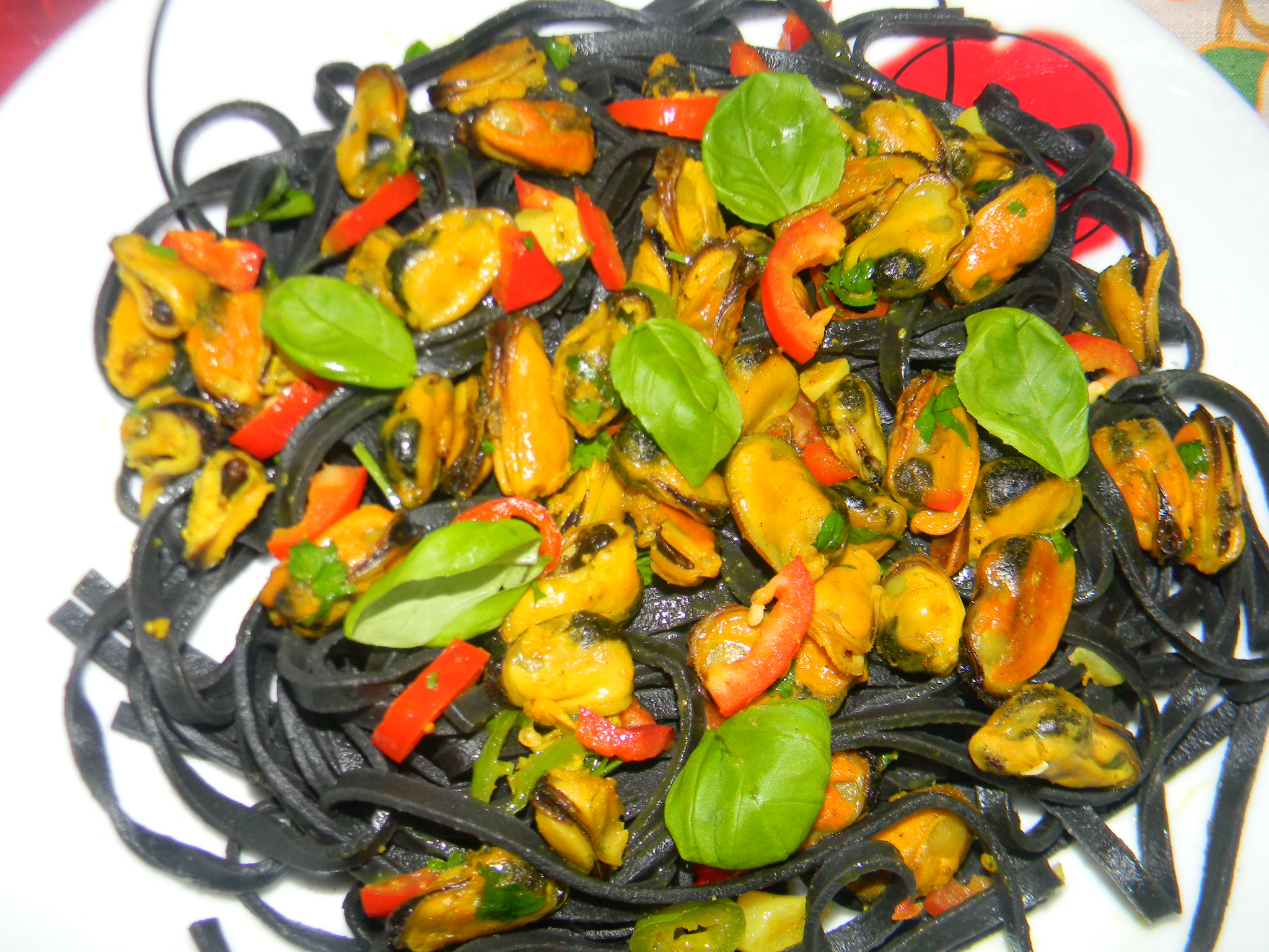 Tagliolini al nero di seppia e cozze