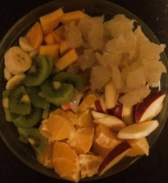 Salata de fructe cu frisca