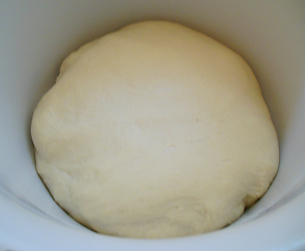Rulouri cu crema de branza si crema de pate