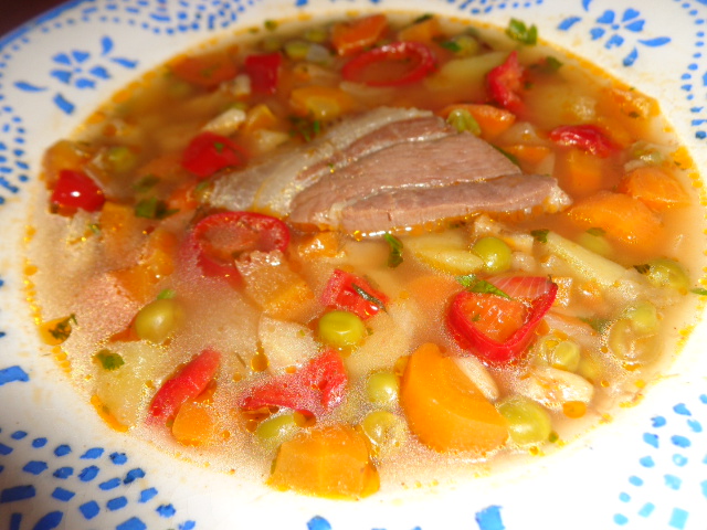 Ciorba cu legume si prosciutto