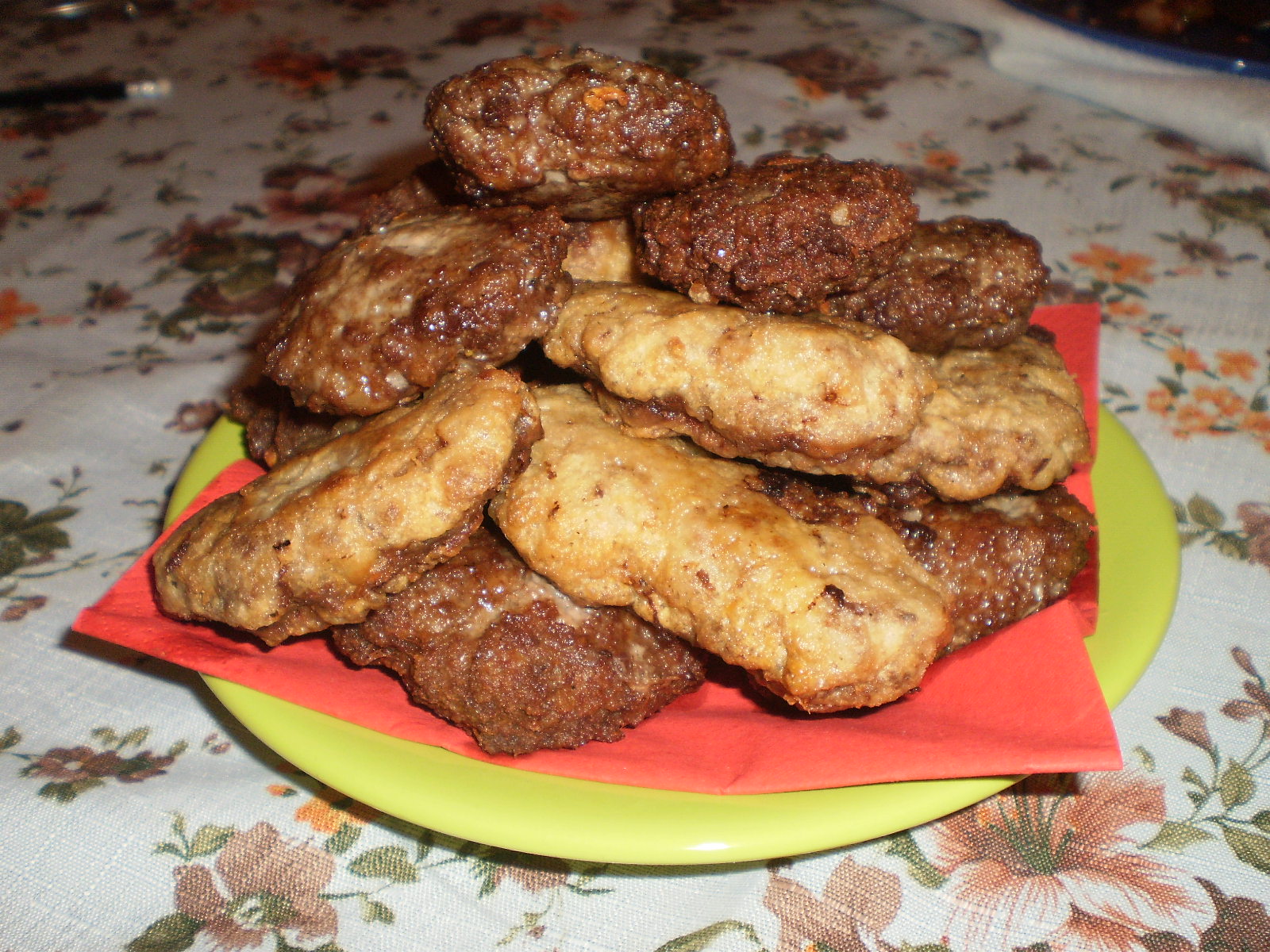 Tagliolini cu chiftele si sos dulce