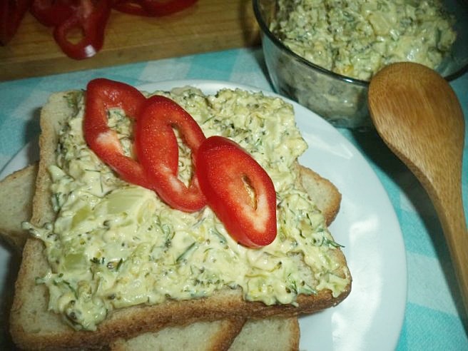 Salata de broccoli cu maioneza si marar