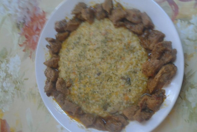 Pilaf de orez cu tocanita de porc