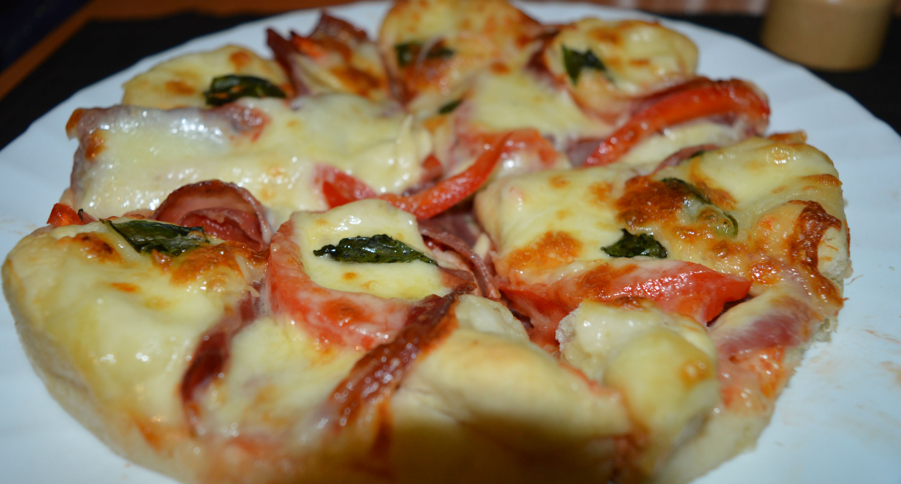 Pizza cu mozzarella