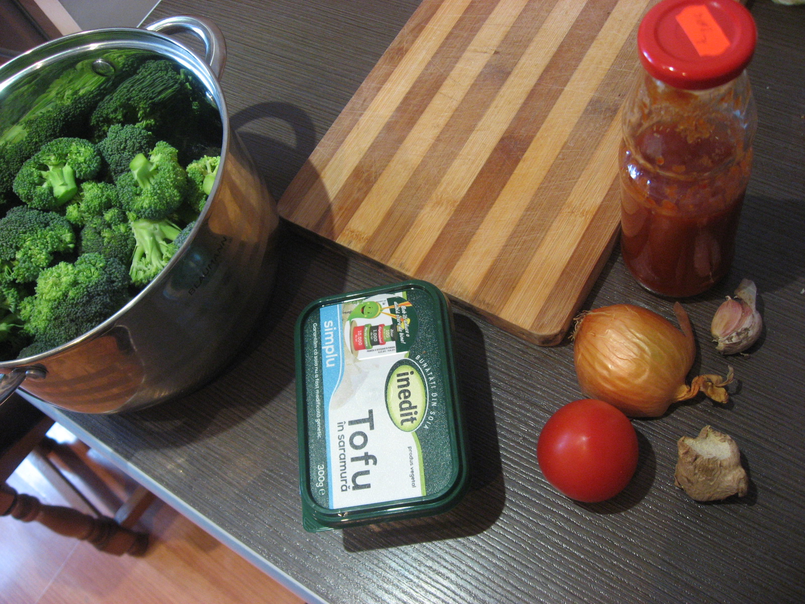 Salata de broccoli cu tofu