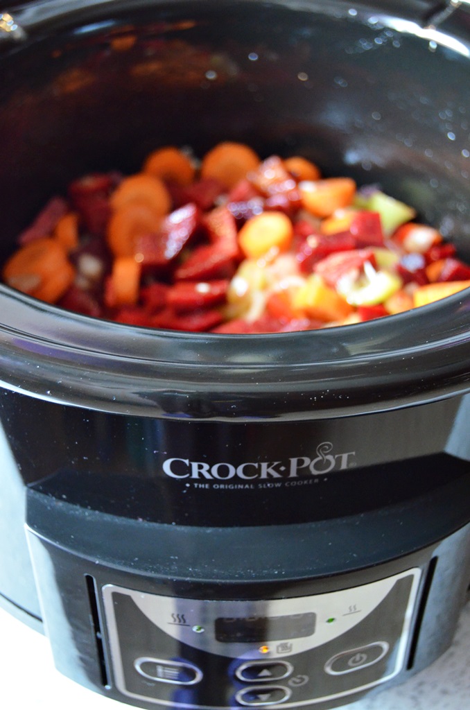 Mancare de sfecla cu legume la slow cooker Crock-Pot