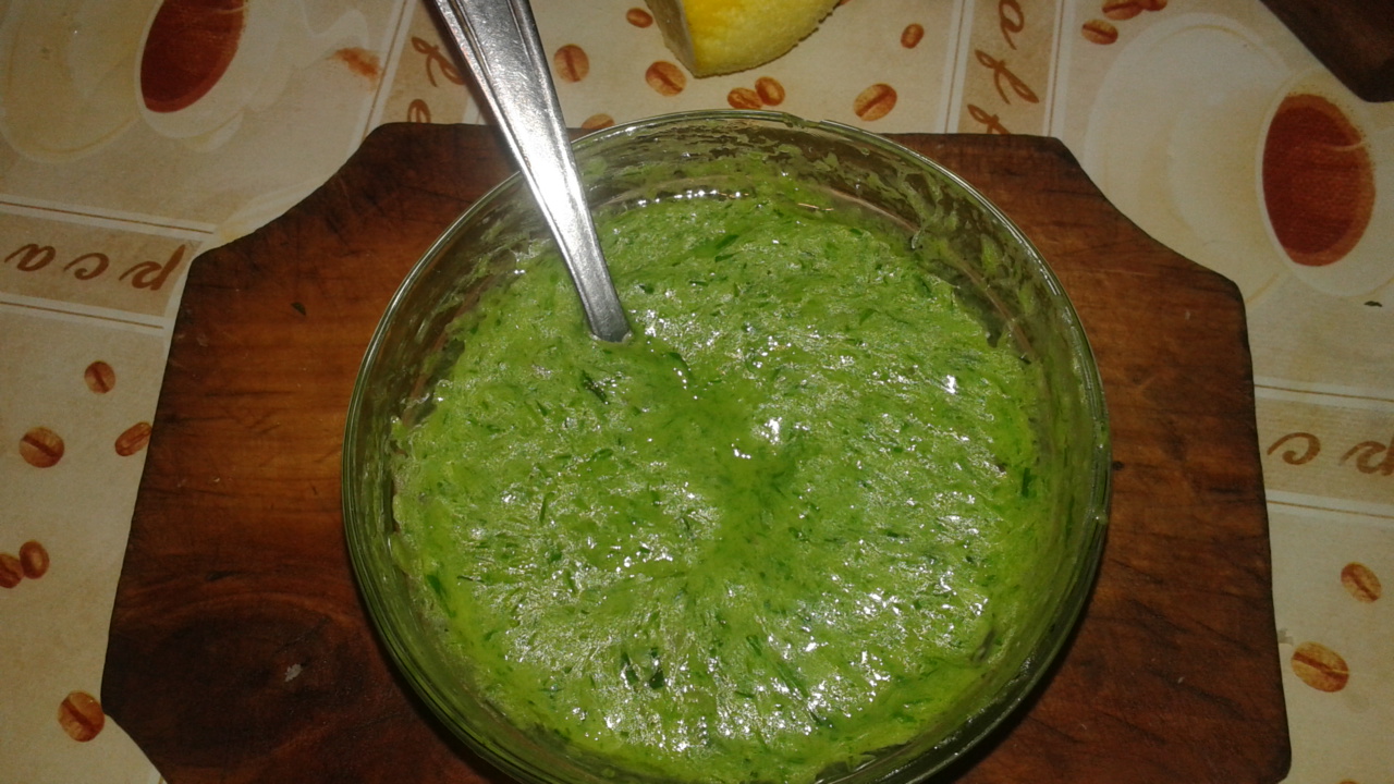Mujdei de usturoi verde