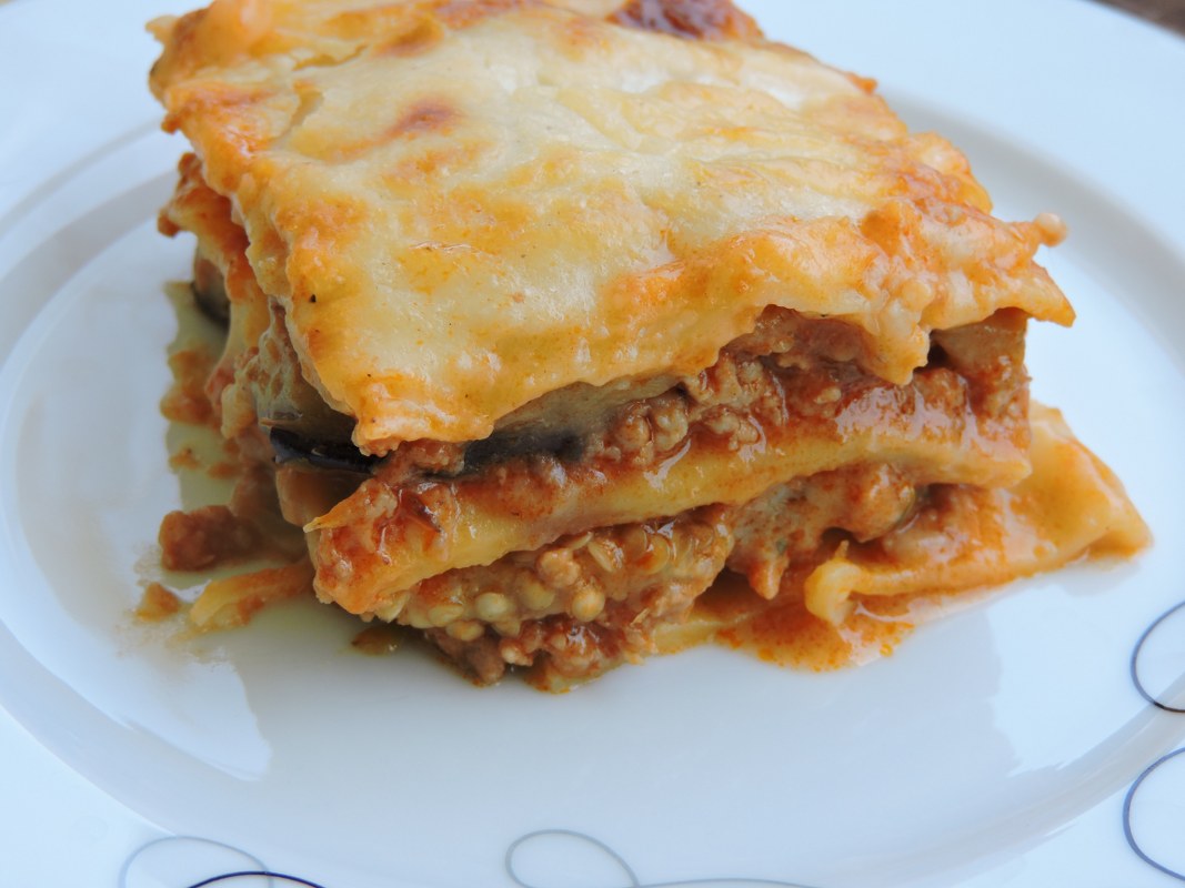 Lasagna cu sos bolognese si vinete