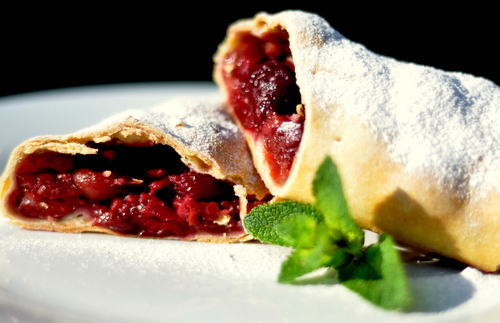 Strudel cu cirese