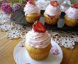 Cupcakes cu capsuni-5