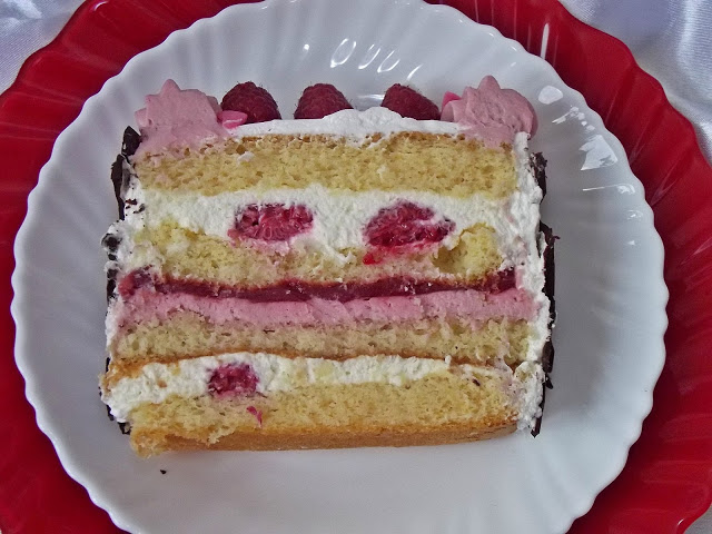 Tort cu mascarpone,zmeură şi ciocolată