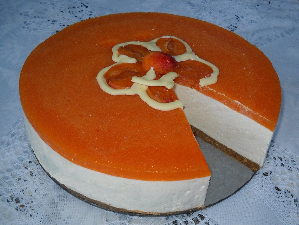 Cheesecake cu jeleu de caise