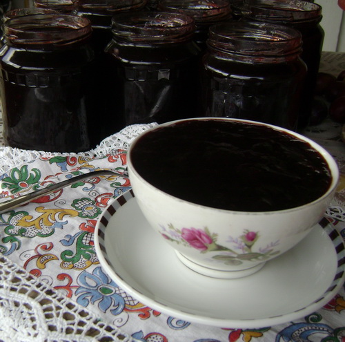 Gem de prune roşii