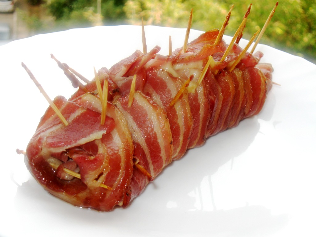 Piept de pui imbracat in bacon