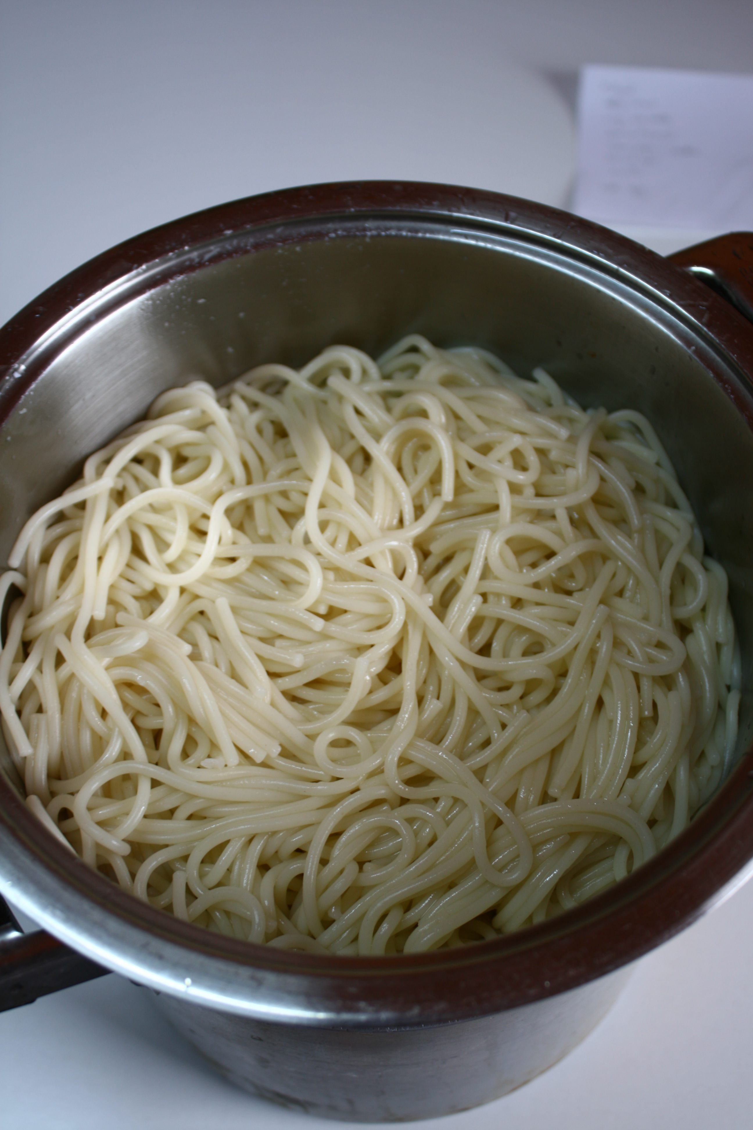 Spaghete cu carne de porc