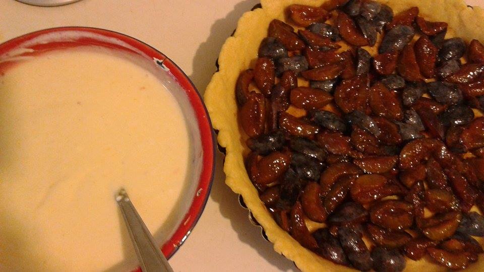 Tarta cu prune si iaurt