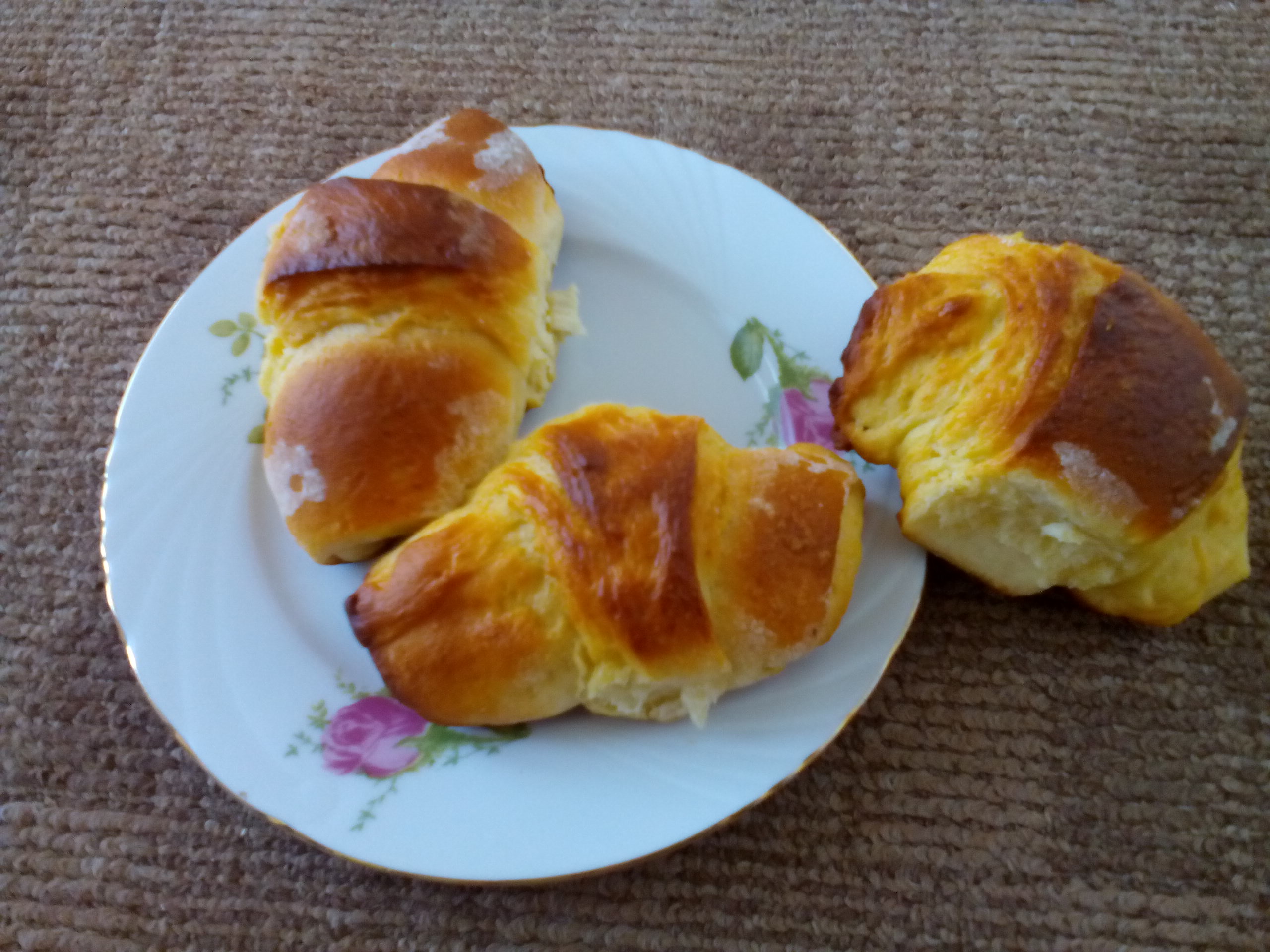 Croissante cu ciocolata