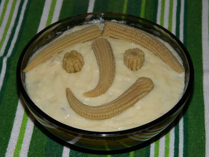 Salata de piept de pui cu ciuperci si baby corn