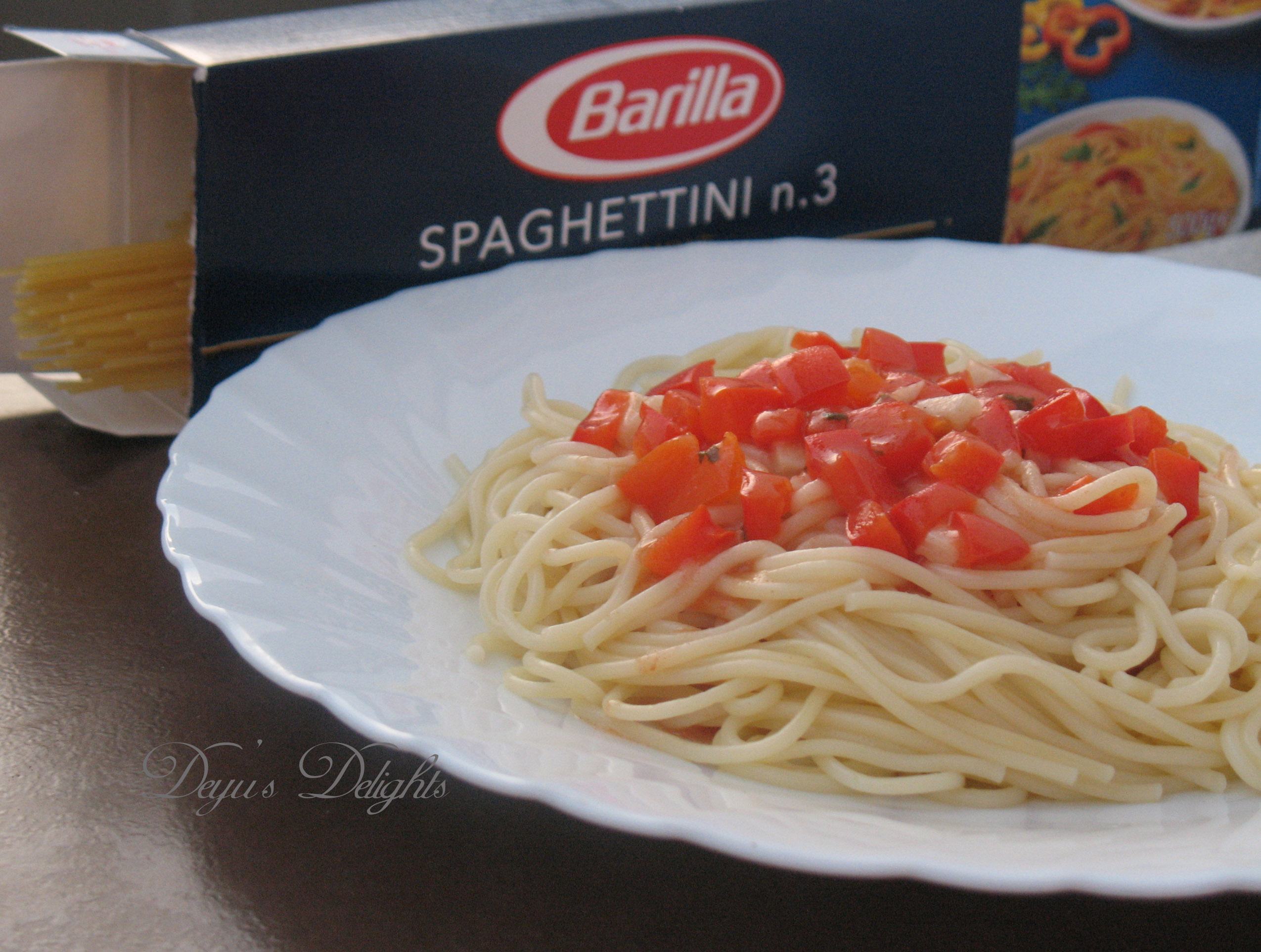 Spaghetti cu ardei si usturoi