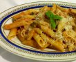 Penne în sos de roșii, cu piept de pui și brânză-9