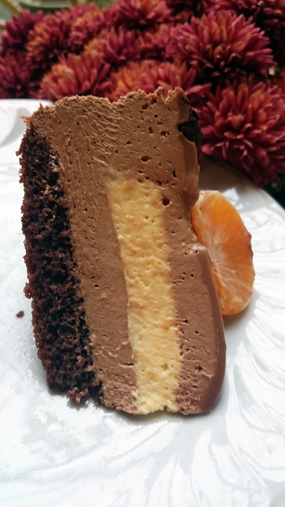 Tort cu mousse de mandarine si ciocolata