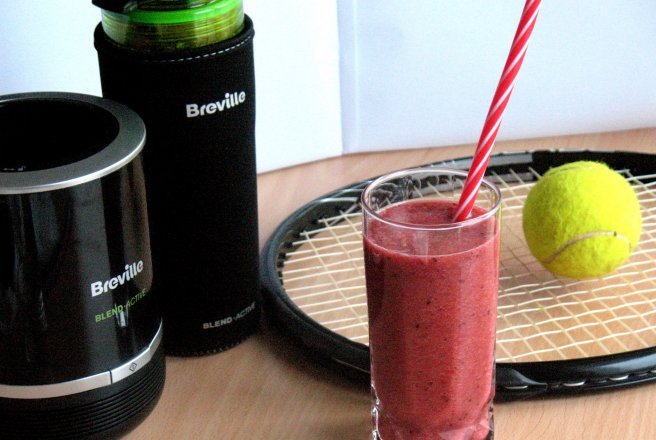 Smoothie cu kiwi, mere si mure