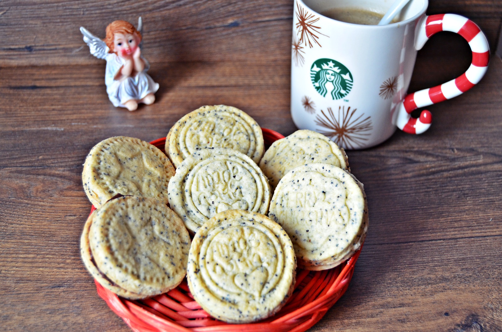 Biscuiti cu mac si lamaie