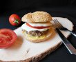 Burger cu rosii si mozzarella-4