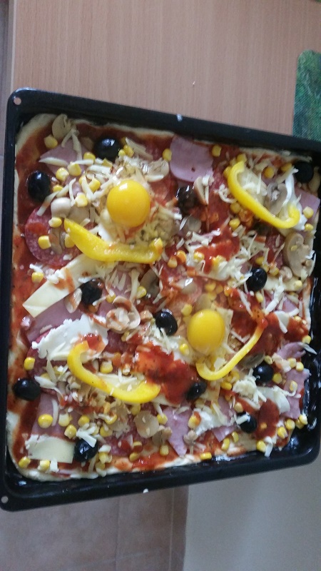 Pizza de casa quatro stagioni