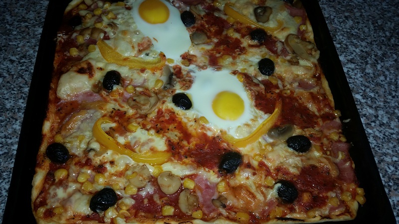 Pizza de casa quatro stagioni