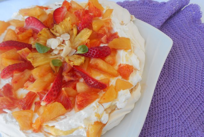 Pavlova cu ananas