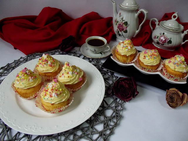 Cupcakes cu crema de vanilie