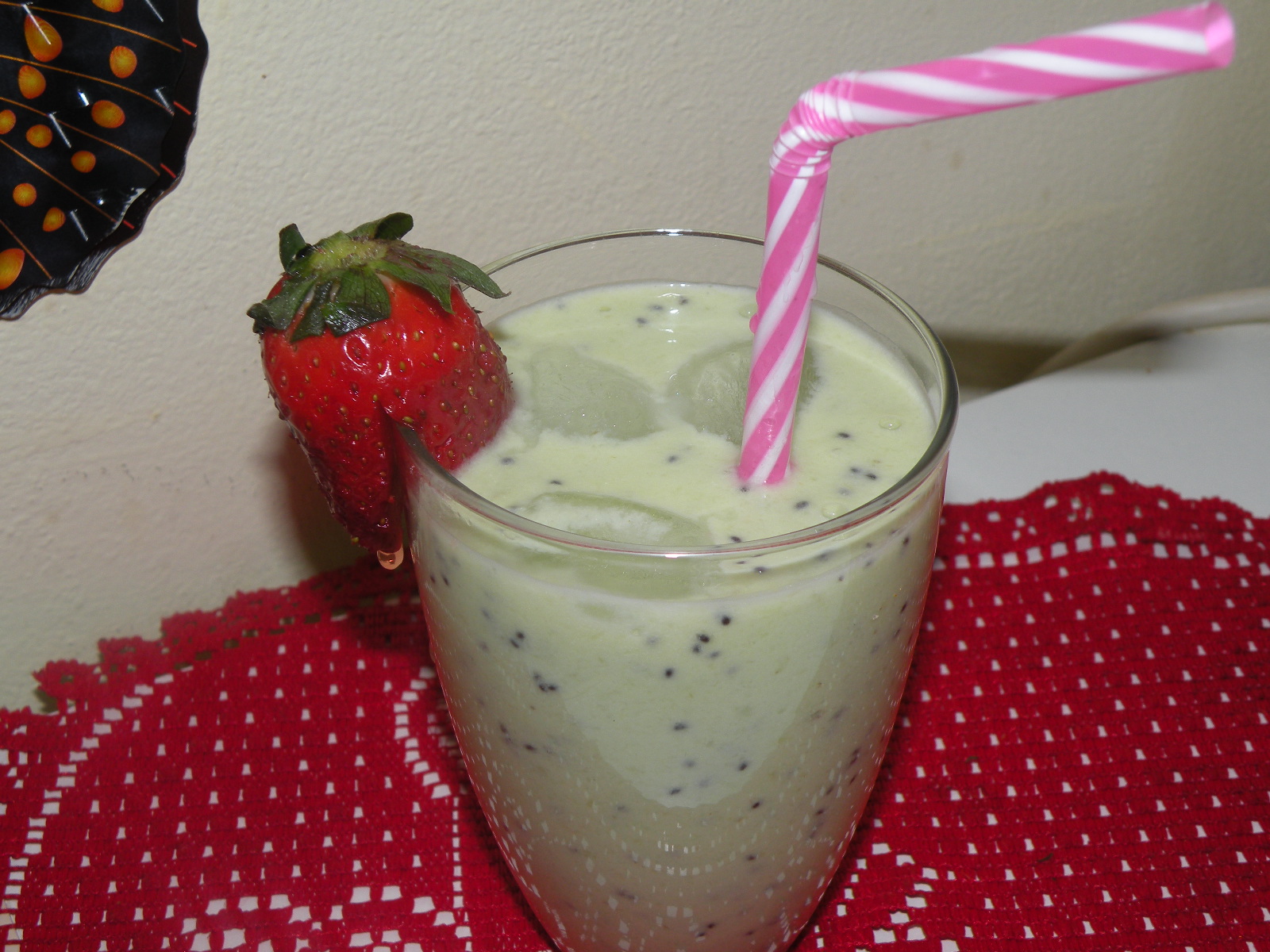 Smoothie cu kiwi, banane, miere si iaurt grecesc