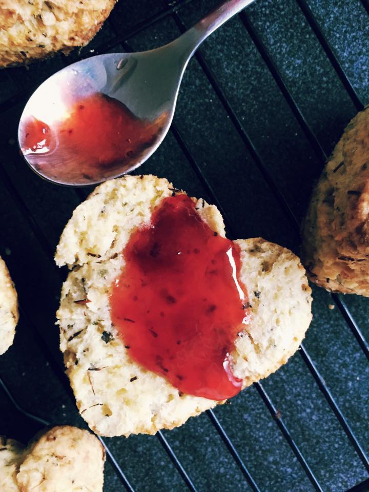 Scones cu Rooibos, menta si portocale