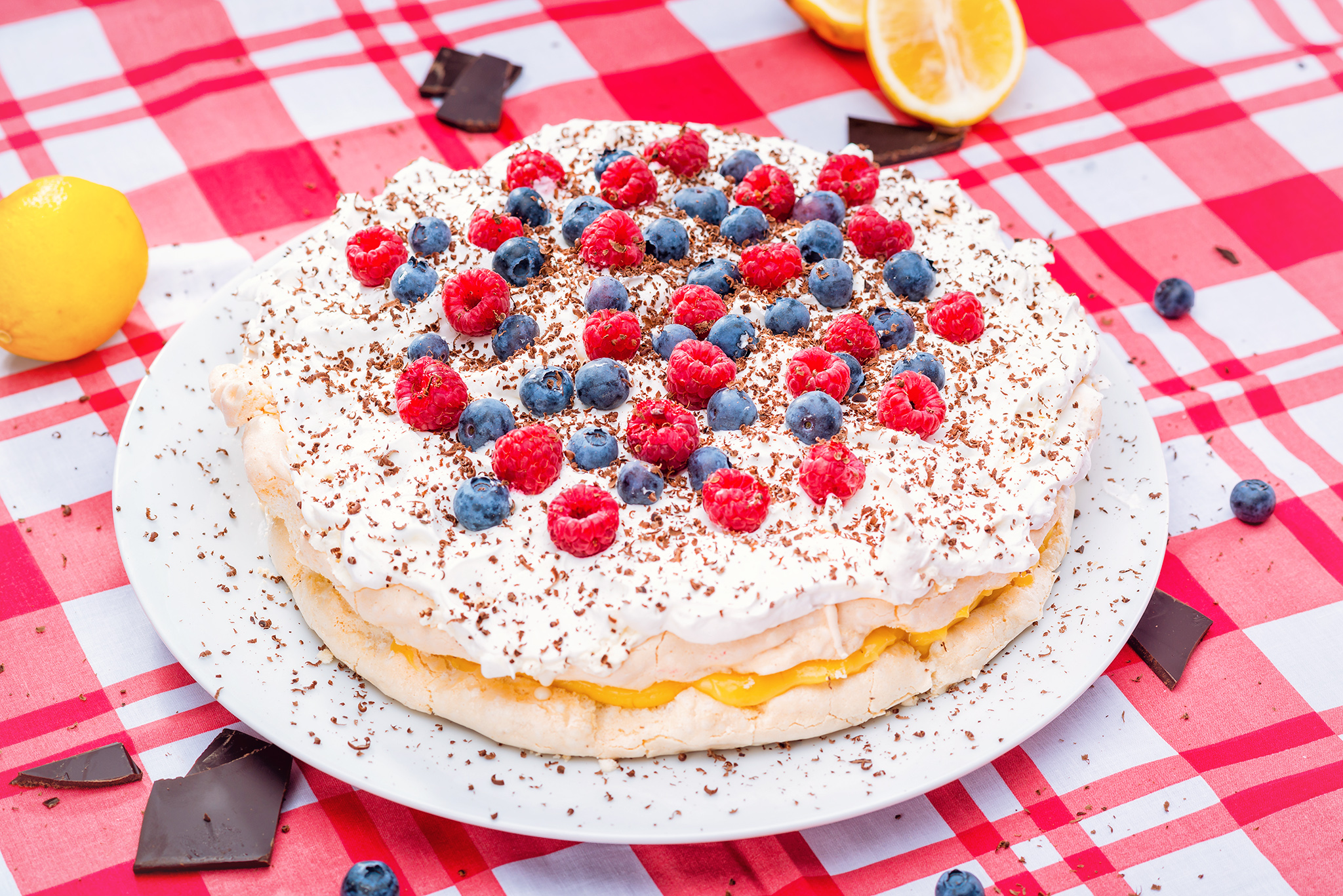 Pavlova cu crema de whiskey Baileys