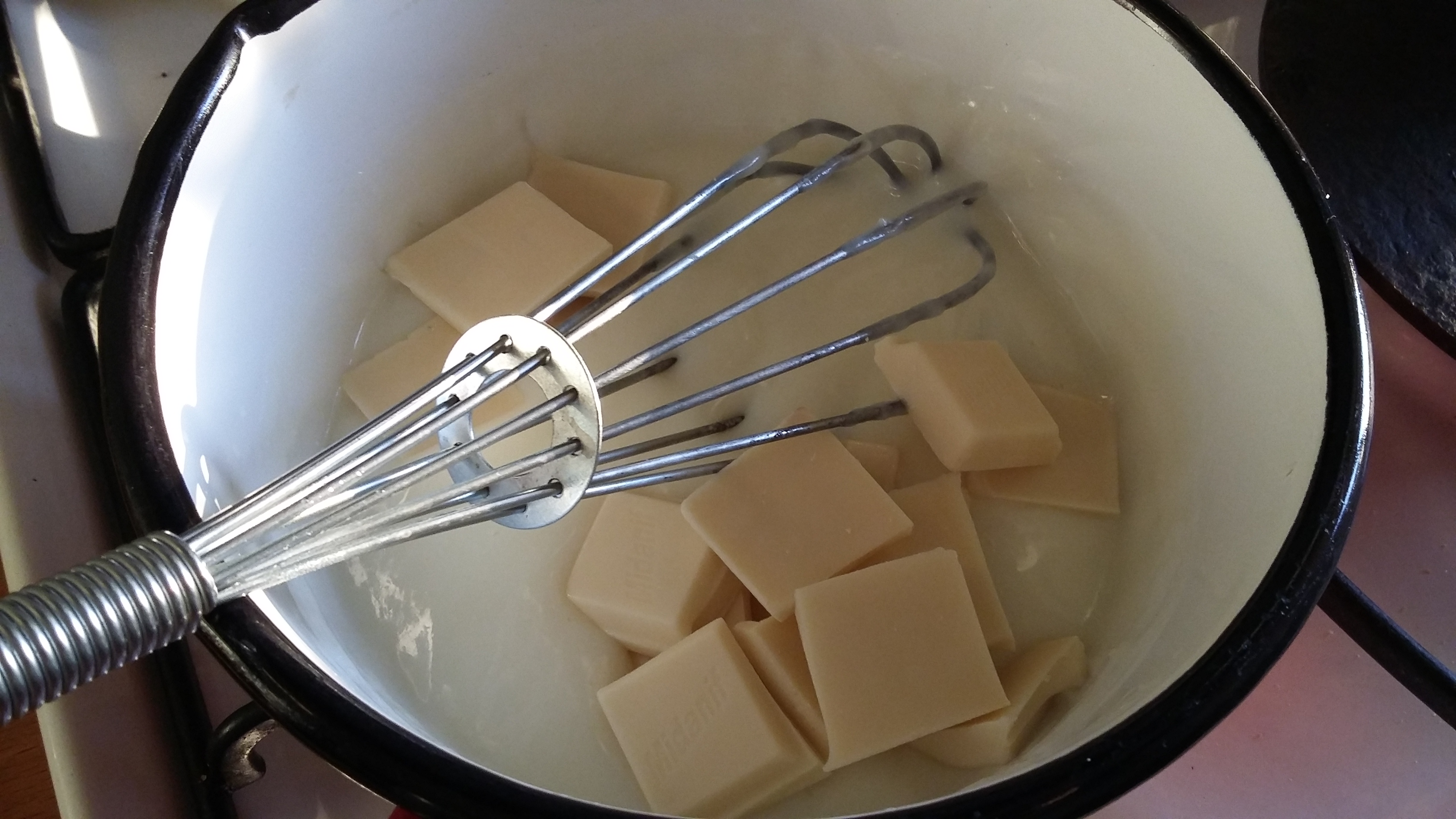 Tort cu crema de castane si crema de ciocolata alba