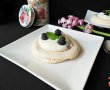 Mini pavlova cu crema de lamaie si mure-7