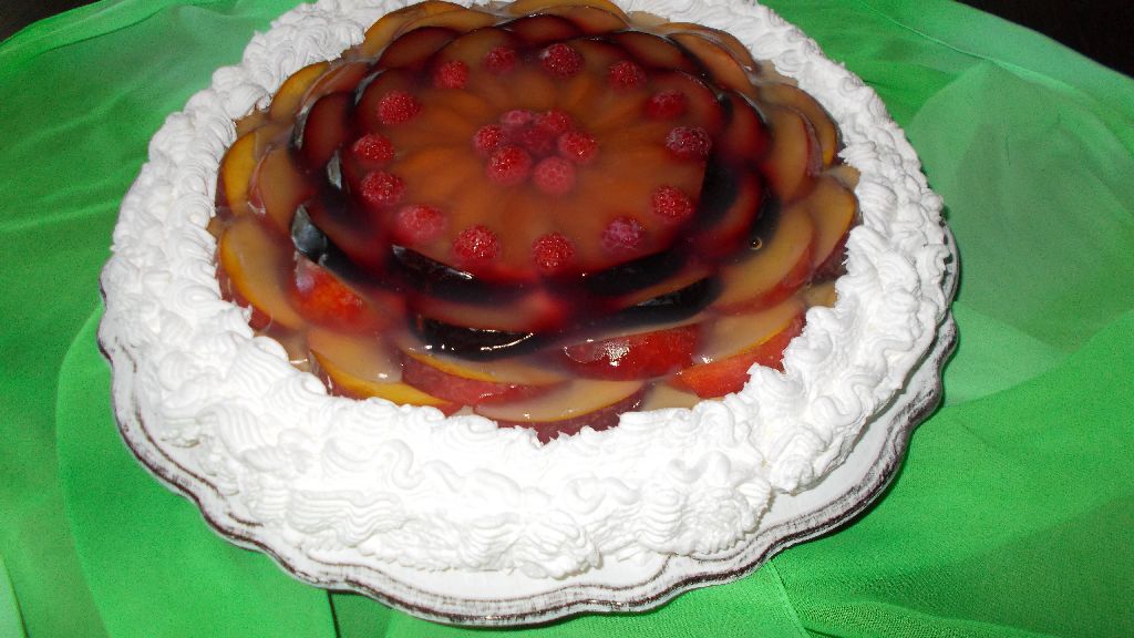 Tarta cu fructe, budinca si frisca